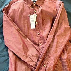 Pink Tommy Hilfiger shirt brand new never worn tags are still on extra large